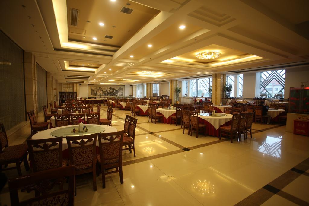 Milky Way Hotel Cáp Nhĩ Tân Ngoại thất bức ảnh